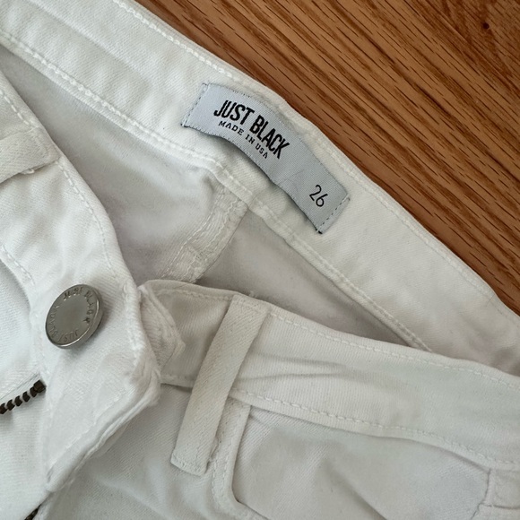 WHITE DISTRESSED JUST BLACK JEANS - Picture 3 of 5